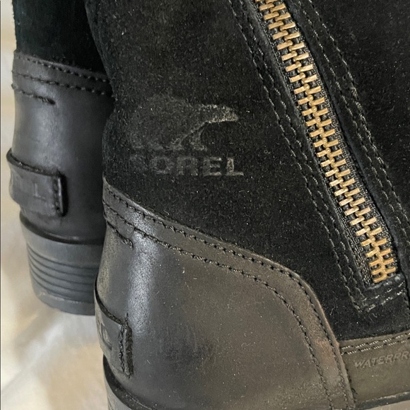 Sorel | Emelie | Foldover Boot | Leather/Suede|Faux Fur Lined| Black | Size 6 - Picture 8 of 16
